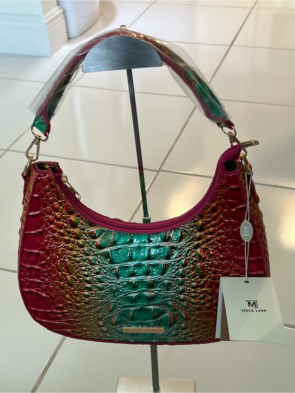 MAK WEAR NWT  Croc-Effect Gradient Shoulder Bag in Green & Pink